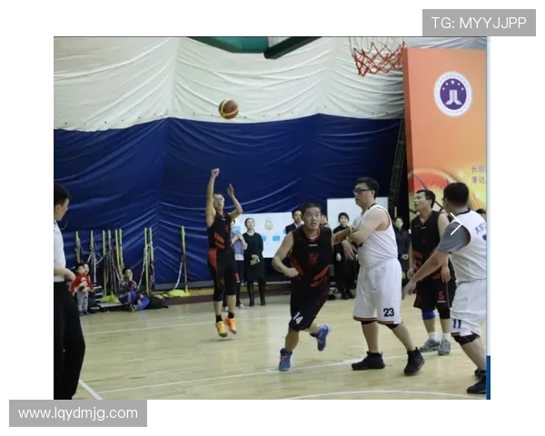 重庆篮球队引领最新篮球团队协作榜单前十名精彩表现回顾